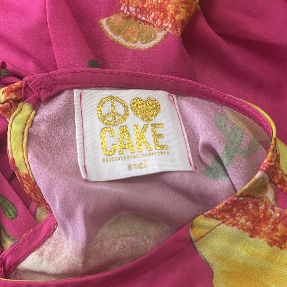 Cake Vibrant Pink spicy Margarita cactus  Print Blouse boutique size small Z13 - Picture 4 of 5